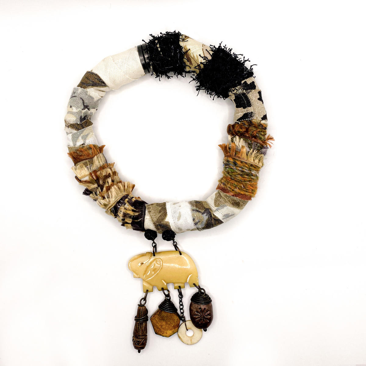  : Wearable Art - Collared : ART UNDERFOOT :: CAROL BASTIEN