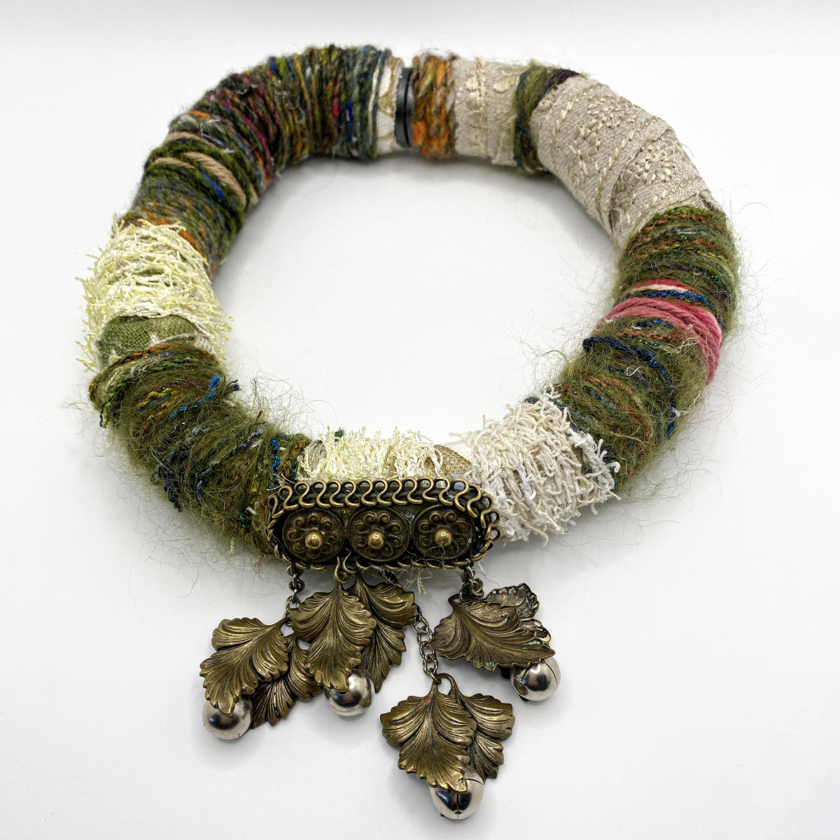  : Wearable Art - Collared : ART UNDERFOOT :: CAROL BASTIEN