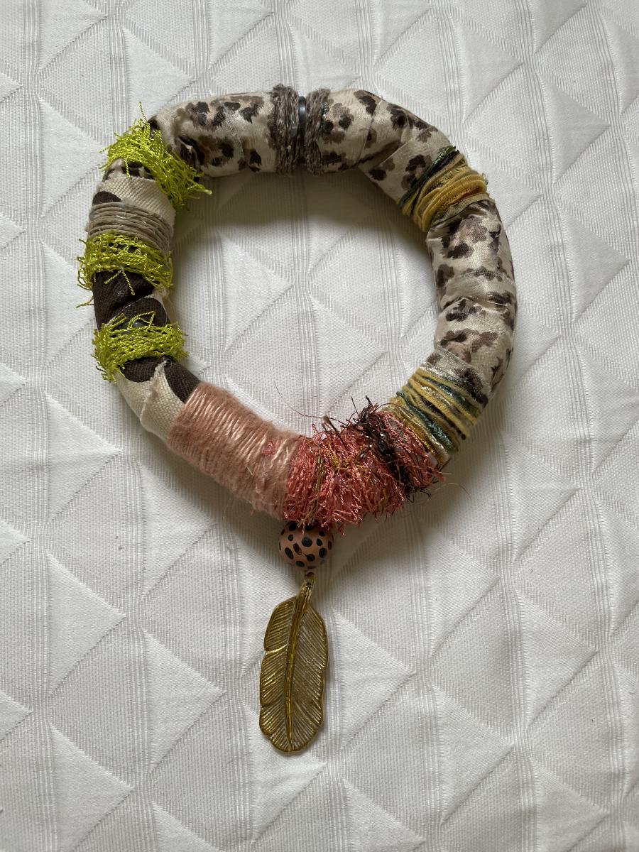  : Wearable Art - Collared : ART UNDERFOOT :: CAROL BASTIEN
