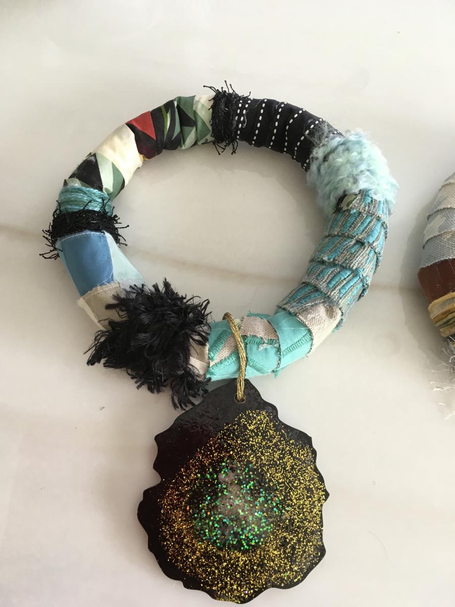  : Wearable Art - Collared : ART UNDERFOOT :: CAROL BASTIEN